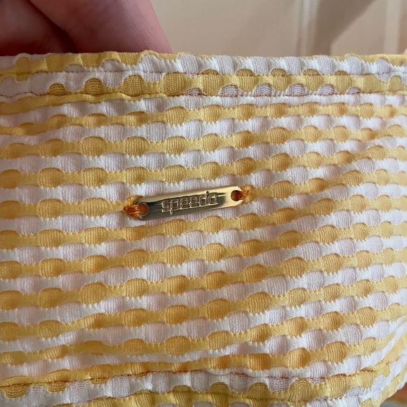 Yellow Speedo bikini top - Picture 9 of 9